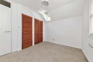 Bill Briggs Court, Ross Street picture 5