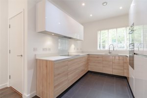 Addenbrooke's Road, Trumpington picture 2