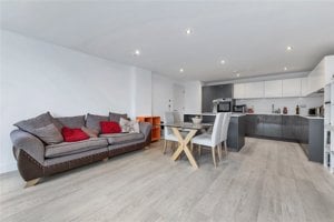 Harrison Drive, Cambridge picture 5