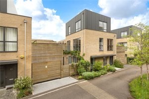 Whitelocks Drive, Trumpington picture 1