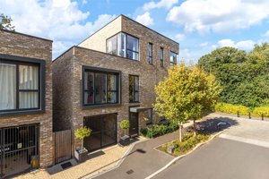 Windmill Drive, Trumpington picture 1