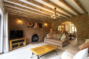 Hall Drive, Hardwick picture 4