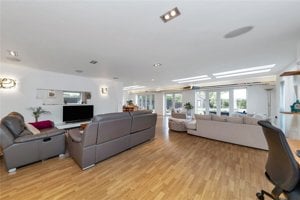 Hall Drive, Hardwick picture 2