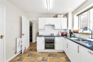 Butcher Close, Milton picture 5