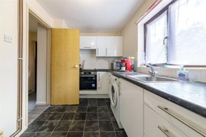 James Carlton Close, Milton picture 3
