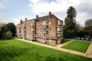 Manor Court, Pinehurst picture 1