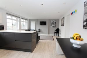 Manor Court, Pinehurst picture 5