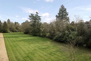 Manor Court, Pinehurst picture 4