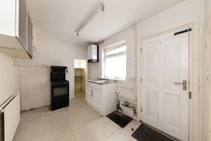 Woodlark Road, Cambridge picture 5
