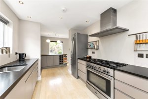 Stretten Avenue, Cambridge picture 5