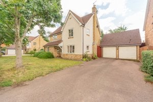 Woodhead Drive, Cambridge picture 1