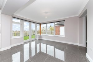 Bonds Crescent, Cambridge Road picture 4