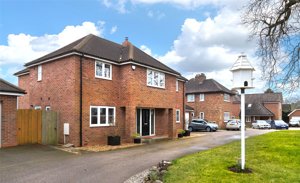 Bonds Crescent, Cambridge Road picture 2