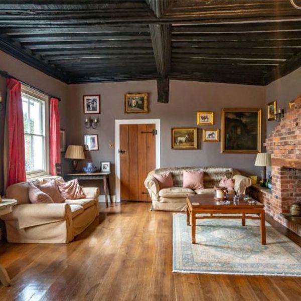 Residential Spotlight: Decluttering to sell